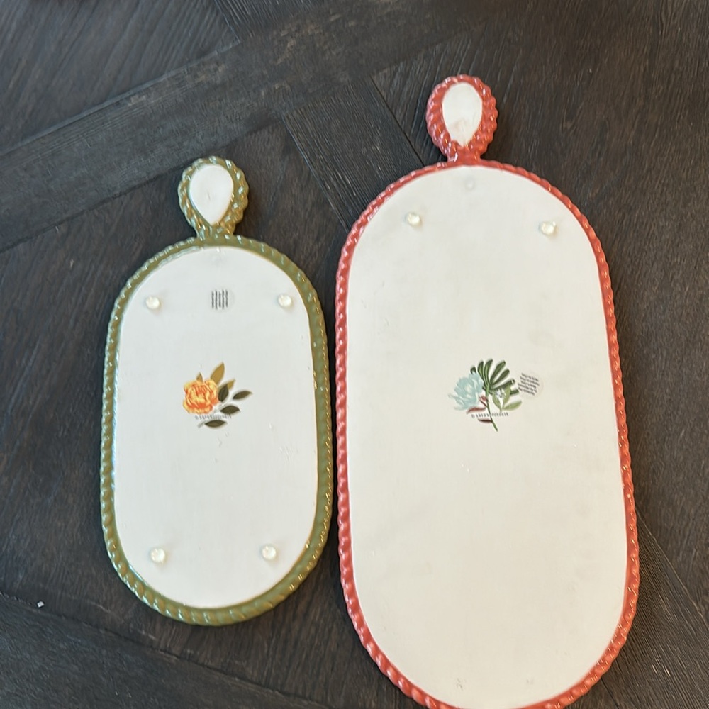 NWOT Anthropologie Pluma Handpainted Cheese Boards – Set of 2 (RARE, Sold Out) - Picture 9 of 11